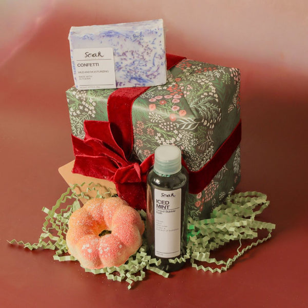 Christmas Bath & Body Gift Set – Bubble Bath & Bath Bomb Self-Care Box
